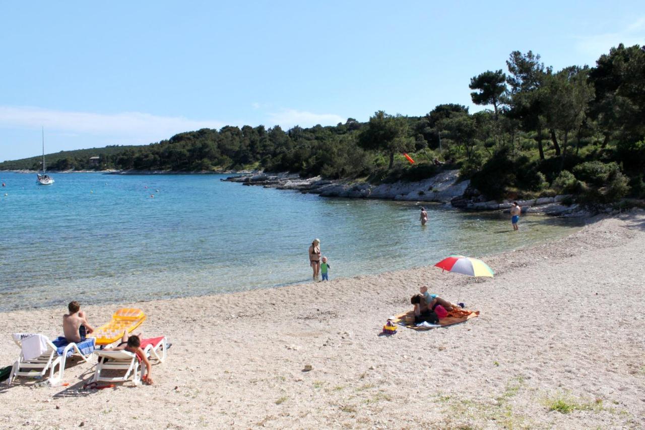Apartments And Rooms With Parking Space Cunski, Losinj - 2498 Exteriör bild