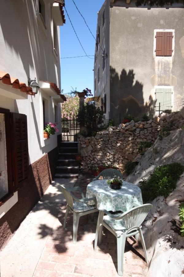 Apartments And Rooms With Parking Space Cunski, Losinj - 2498 Exteriör bild
