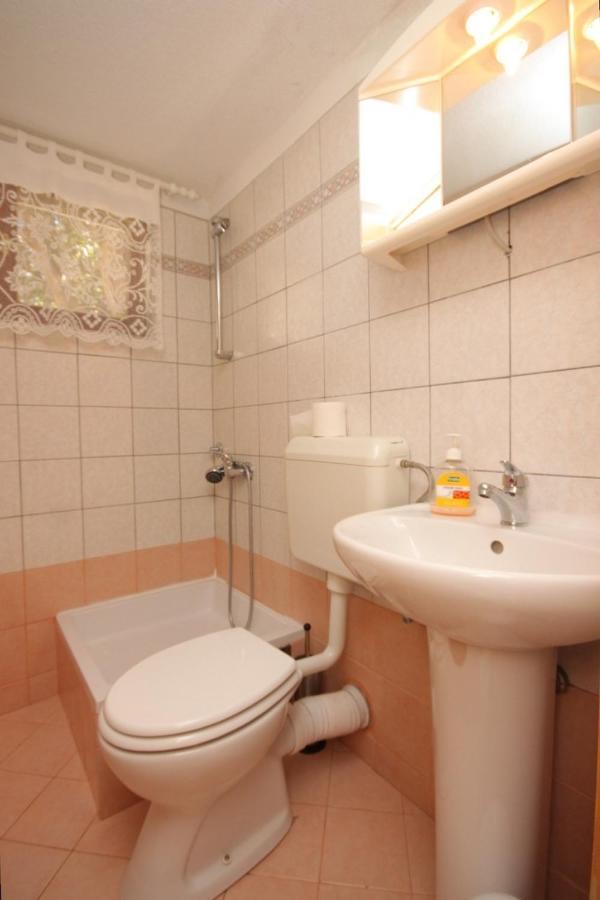 Apartments And Rooms With Parking Space Cunski, Losinj - 2498 Exteriör bild