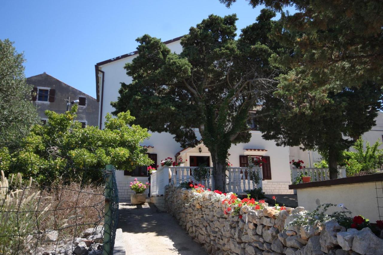 Apartments And Rooms With Parking Space Cunski, Losinj - 2498 Exteriör bild