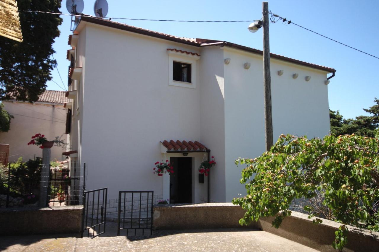 Apartments And Rooms With Parking Space Cunski, Losinj - 2498 Exteriör bild