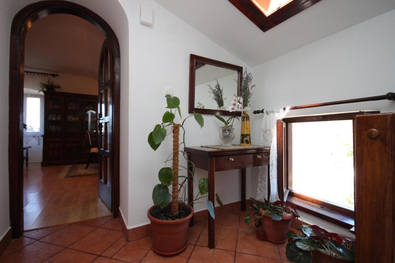 Apartments And Rooms With Parking Space Cunski, Losinj - 2498 Exteriör bild